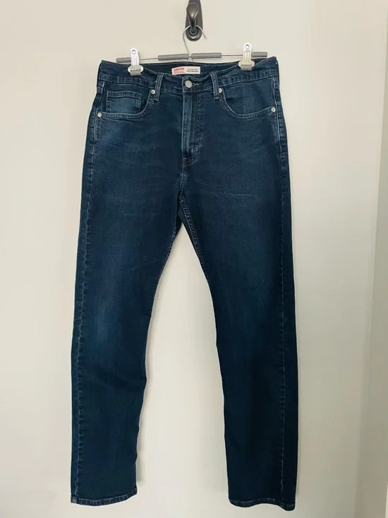 Men's Levi’s Signature Regular Taper Slim Jeans in Indigo Wash - Picture 2 of 10